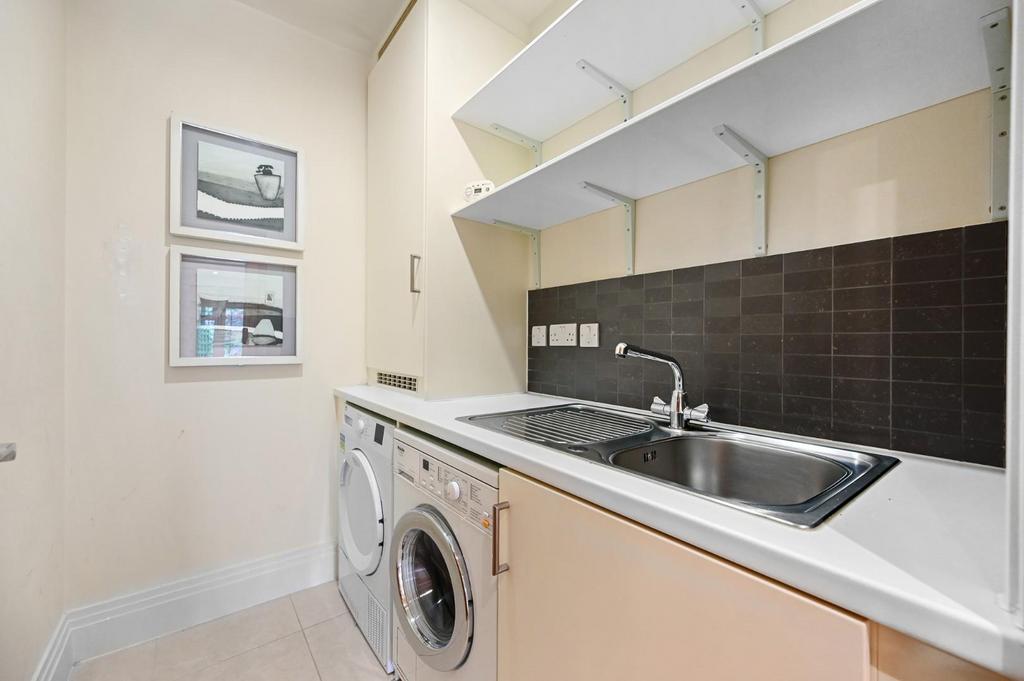 RQTEC Flat 3 Broomfield Court 2 Beaumont Close Uti