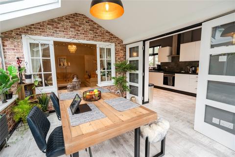 4 bedroom semi-detached house for sale, Cumberland Avenue, Grimsby, Lincolnshire, DN32