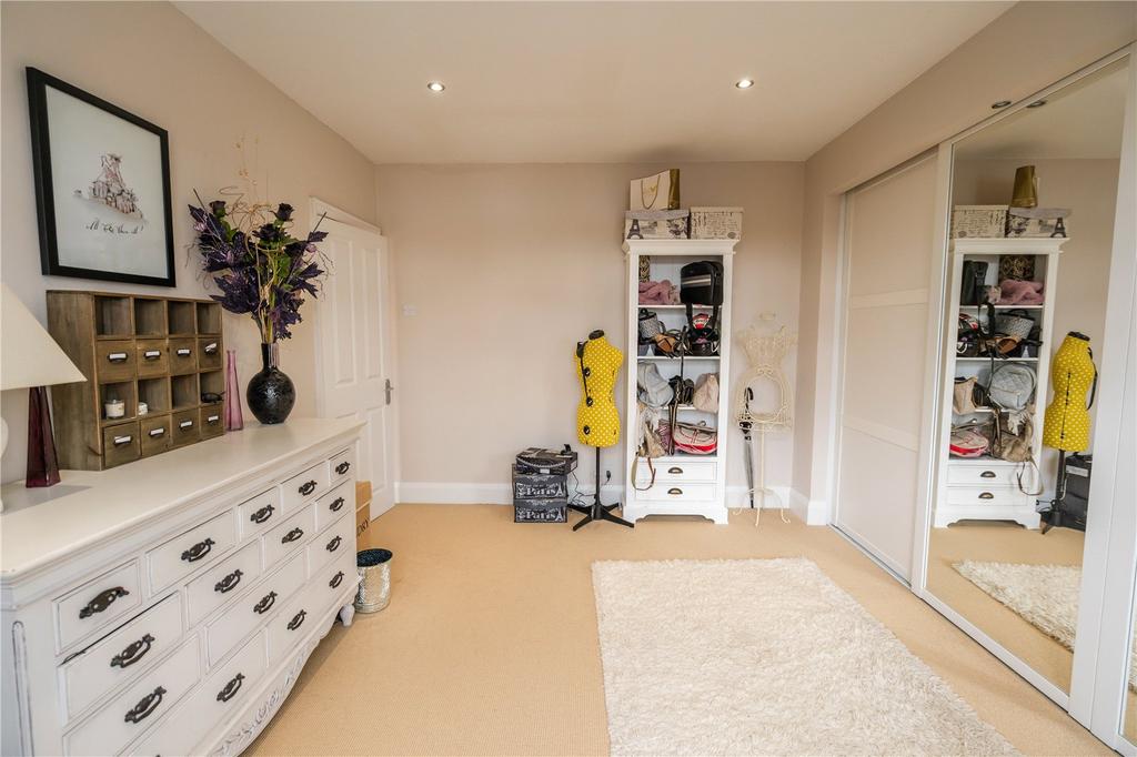 Bedroom 2 (2)