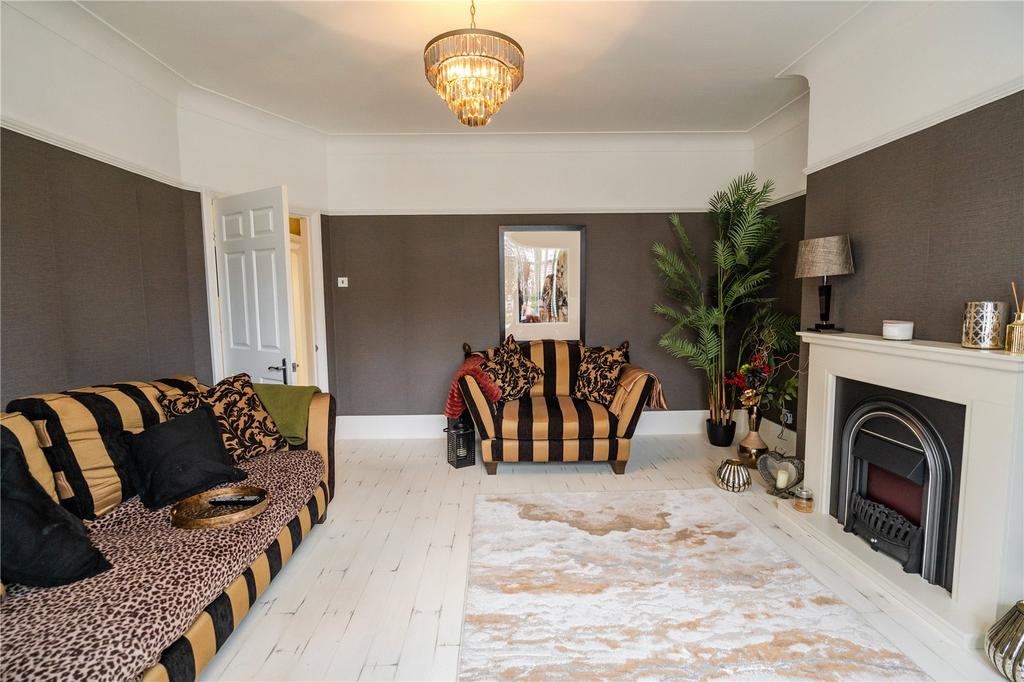 Living Room (2)