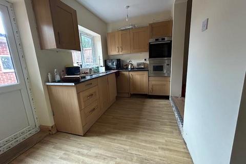 4 bedroom end of terrace house to rent, Maldon Road, Edmonton, N9