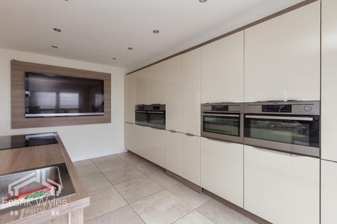 2 bedroom apartment for sale, Flat 11 Hillcliffe, 95 South Promenade, Lytham St. Annes, Lancashire