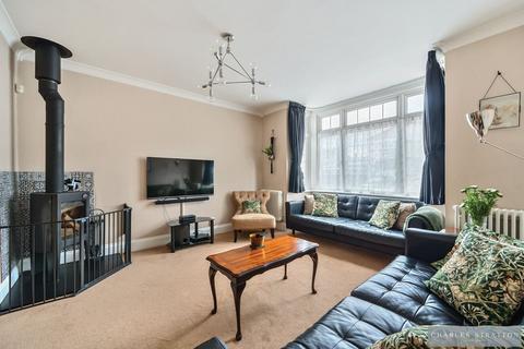 13 Repton Avenue, Romford, RM2 5LU