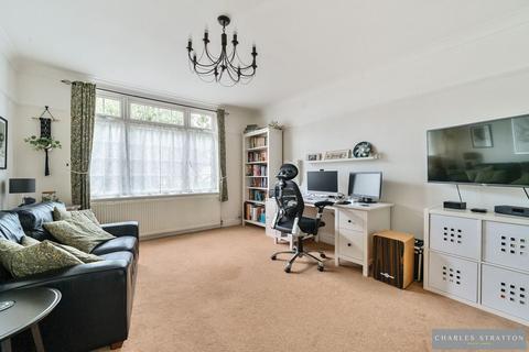 13 Repton Avenue, Romford, RM2 5LU