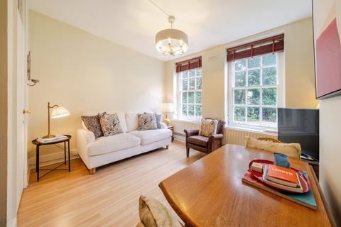 1 bedroom flat for sale, Vicarage Crescent, London, SW11