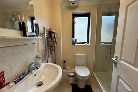 1 bedroom in a house share to rent, New Road, High Wycombe, HP12