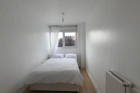 1 bedroom apartment to rent, Dagmar Court, Island Gardens