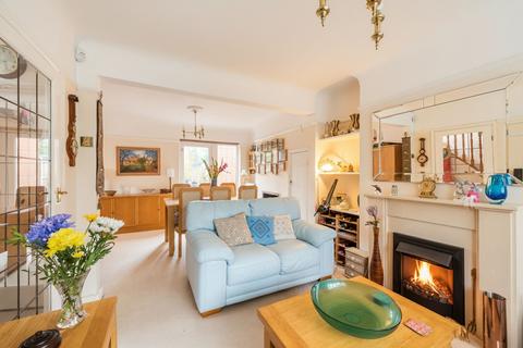 2 bedroom end of terrace house for sale, Tudor Close, Pinner, HA5