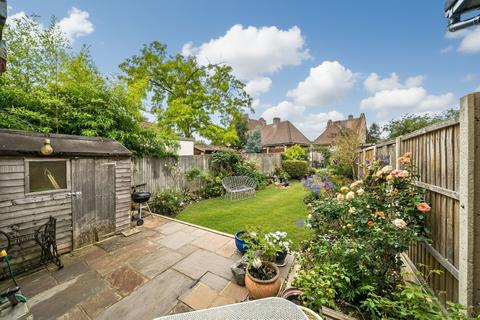 2 bedroom end of terrace house for sale, Tudor Close, Pinner, HA5