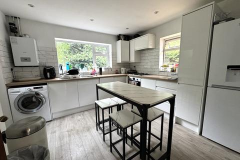 undefined, Byfleet Road, New Haw KT15