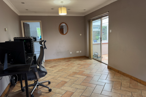 undefined, Byfleet Road, New Haw KT15