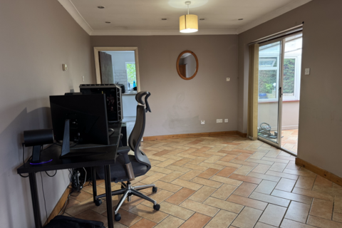 undefined, Byfleet Road, New Haw KT15