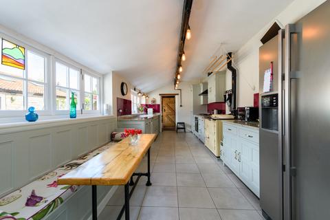 undefined, Queen Street, Somerton TA11