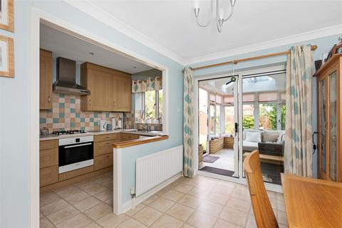 9 Gwynne Road, Caterham, CR3 5FH