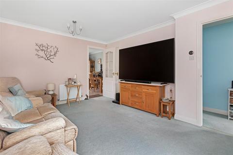 9 Gwynne Road, Caterham, CR3 5FH