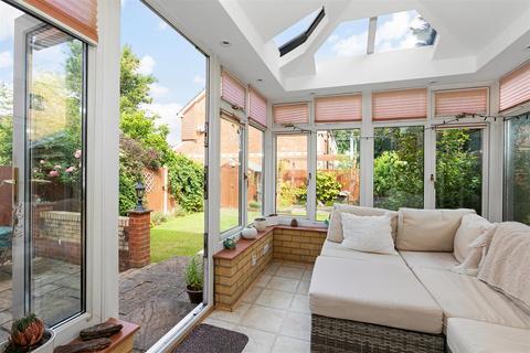 9 Gwynne Road, Caterham, CR3 5FH