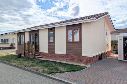 2 bedroom park home for sale, 42 Warren Park, Warrant Road, Stoke On Tern, Market Drayton, TF9 2DZ