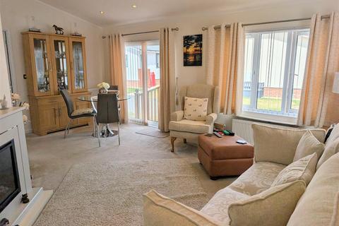 2 bedroom park home for sale, 42 Warren Park, Warrant Road, Stoke On Tern, Market Drayton, TF9 2DZ
