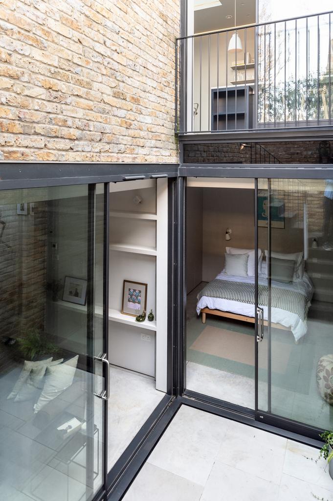 302325 - 1a Nascot Street The Modern House (16)...