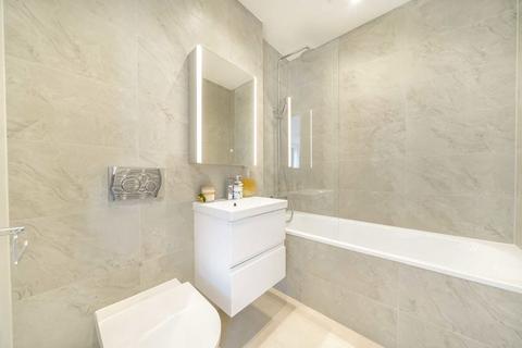2 bedroom flat to rent, Albion Street, London SE16