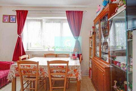2 bedroom apartment for sale, Roger Estates, London, E2