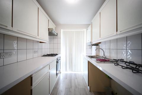 2 bedroom flat to rent, Avenue Road, London