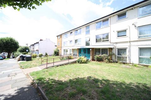 2 bedroom flat to rent, Avenue Road, London