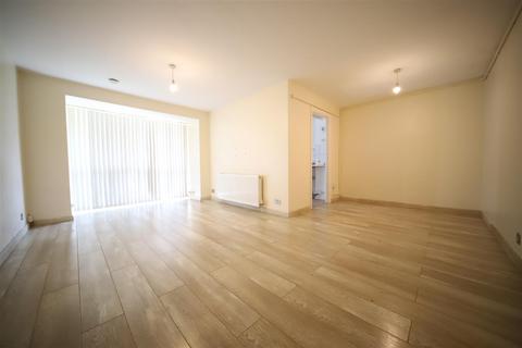 2 bedroom flat to rent, Avenue Road, London