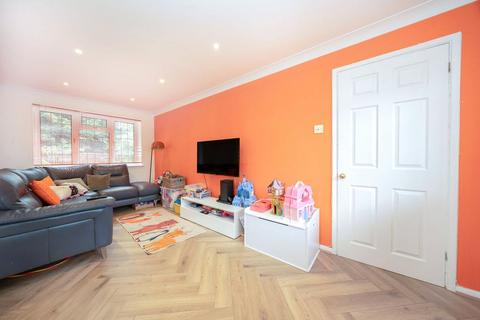 4 bedroom detached house for sale, Lamb Close, Hertfordshire WD25