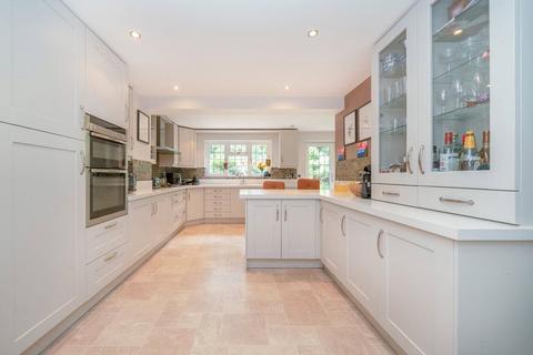 4 bedroom detached house for sale, Lamb Close, Hertfordshire WD25