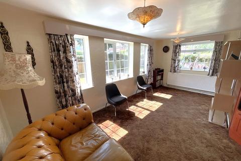 3 bedroom semi-detached house for sale, Waverley Crescent, Halesowen B62