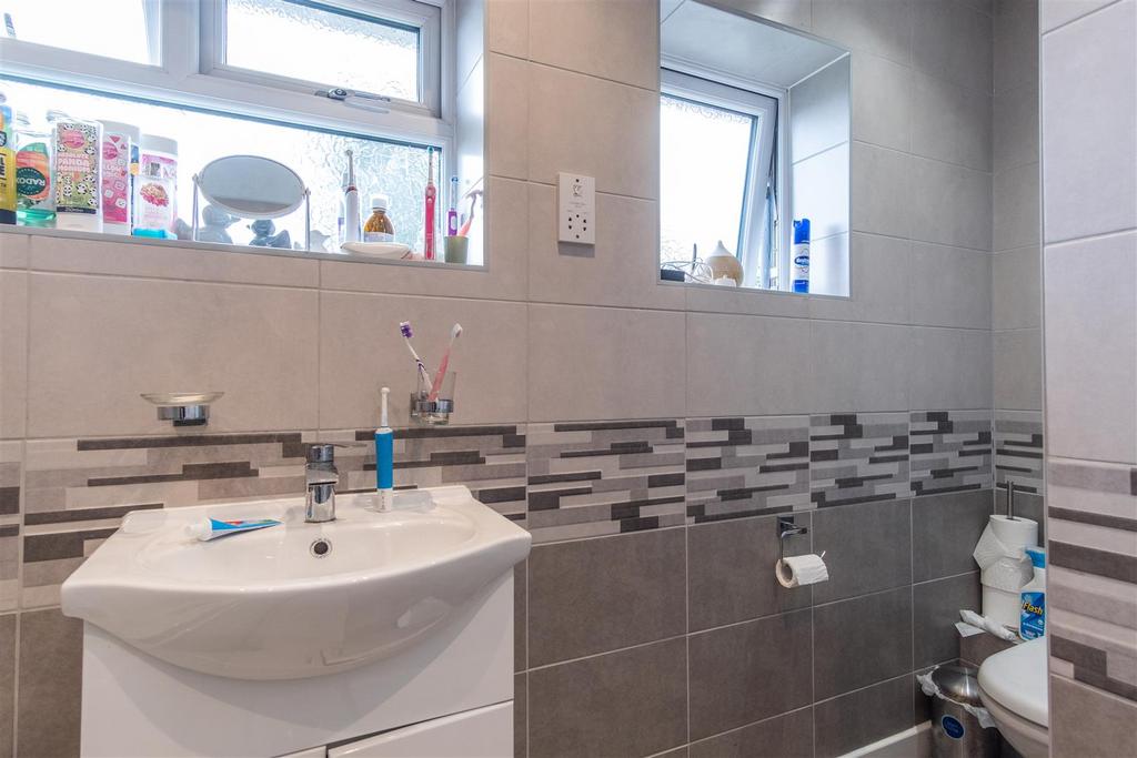 Q Family Bathroom