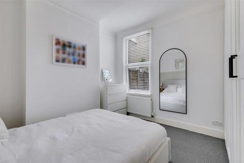 29 Pevensey Road, London, SW17 0HP