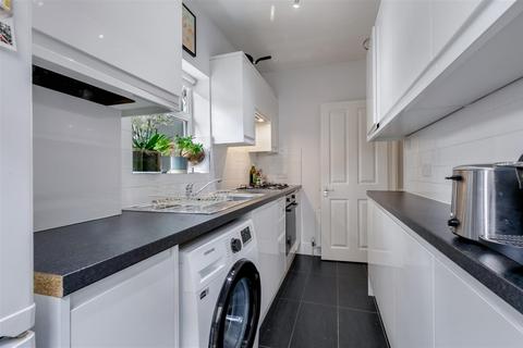 29 Pevensey Road, London, SW17 0HP