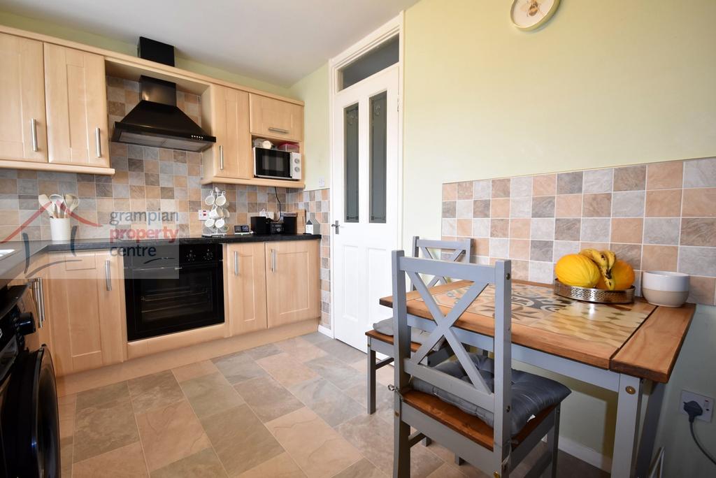 Kitchen 2 .JPG