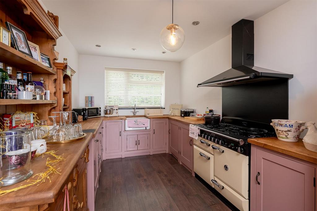 Kitchen 1