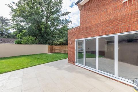 undefined, Otter Close, Ottershaw KT16