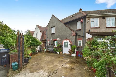 undefined, Carlyle Avenue, Southall UB1