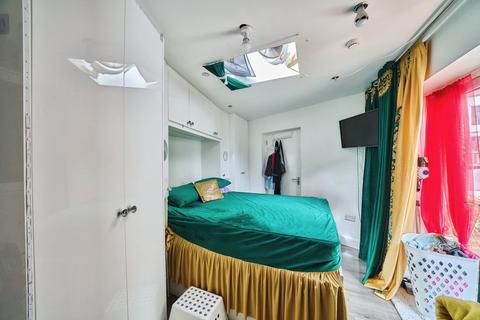 undefined, Carlyle Avenue, Southall UB1