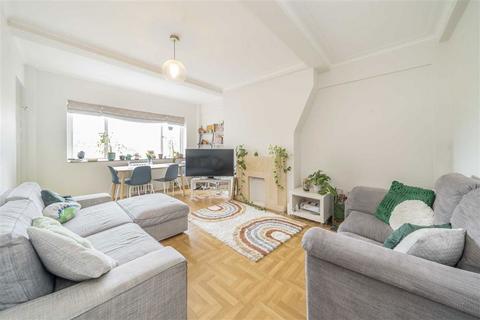 2 bedroom flat for sale, Shoot Up Hill, London NW2
