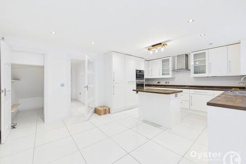 5 bedroom semi-detached house to rent, Wellsfield, Bushey, WD23