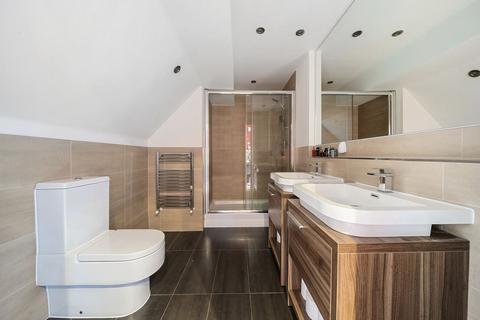 3 bedroom flat for sale, Bayswater Close, London N13