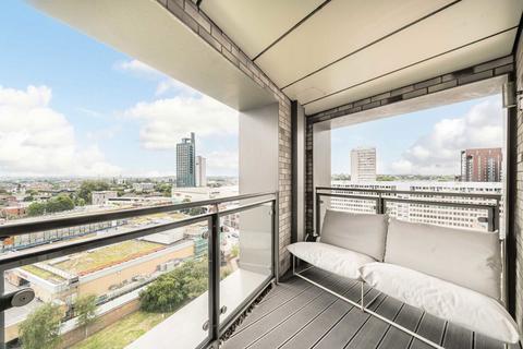 2 bedroom flat for sale, Courthouse Way, London SW18