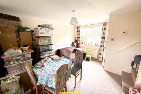 2 bedroom terraced house to rent, Marsom Grove Luton LU2 9BP