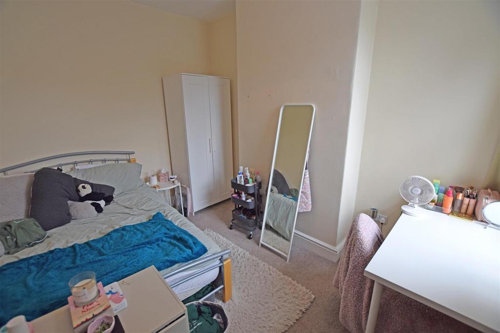 Bedroom4.jpg