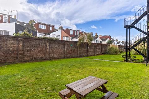 2 bedroom flat for sale, Sheridan Terrace, Hove, BN3