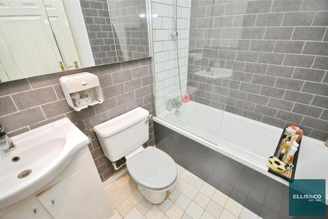 2 bedroom apartment for sale, Martock Gardens, Friern Barnet, N11