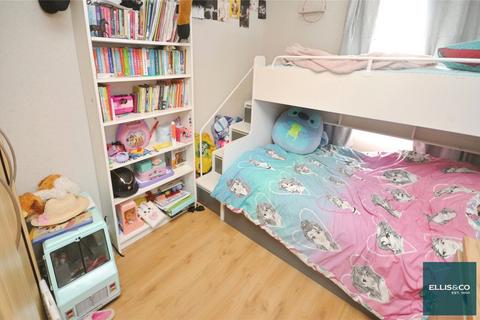 2 bedroom apartment for sale, Martock Gardens, Friern Barnet, N11