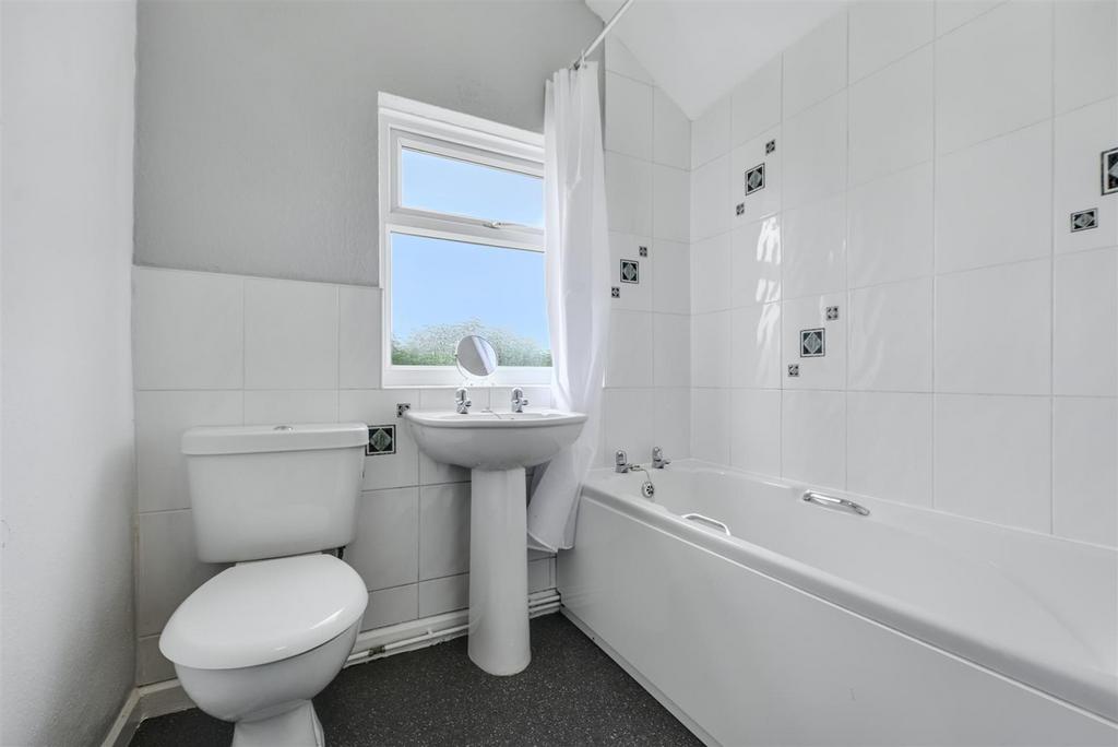 Bathroom 1.jpeg