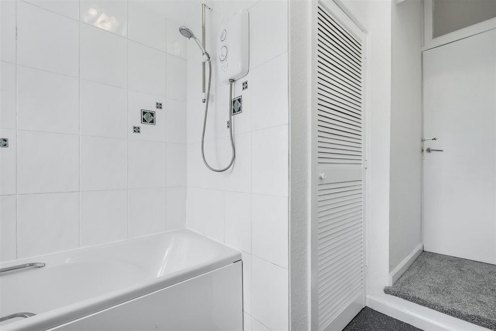 Bathroom 2.jpeg